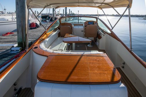 Hinckley Talaria 29 Runabout image