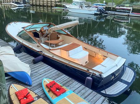 Hinckley Talaria 29 Runabout image