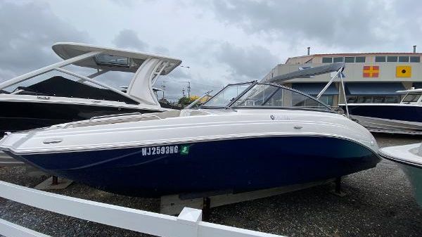 Yamaha Boats 242 Limited 