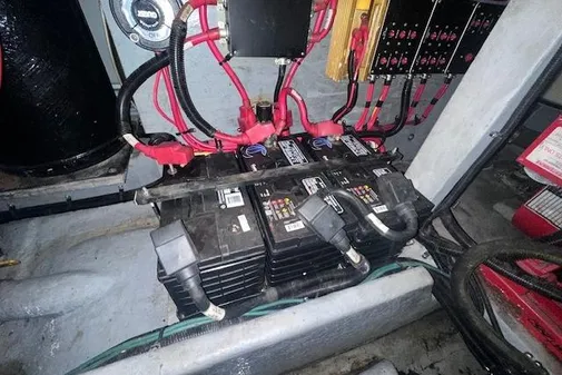 Sea Ray 400 Express Cruiser image