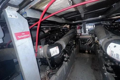 Sea Ray 400 Express Cruiser image