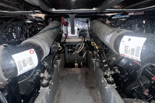 Sea Ray 400 Express Cruiser image