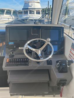 Pursuit OS 325 Offshore image