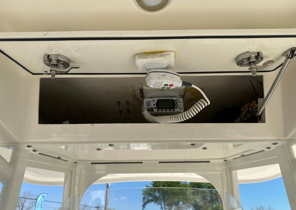 Cobia 262-CENTER-CONSOLE image