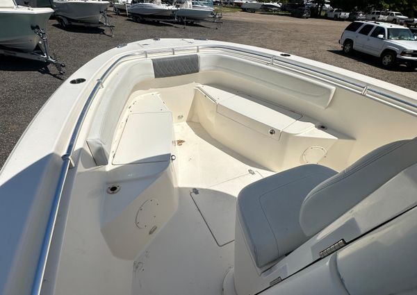 Cobia 262-CENTER-CONSOLE image