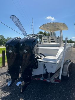 Cobia 262-CENTER-CONSOLE image