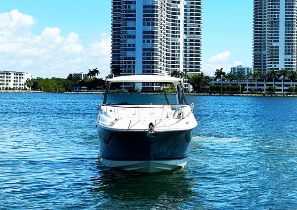 Sea Ray 320 Sundancer OB image