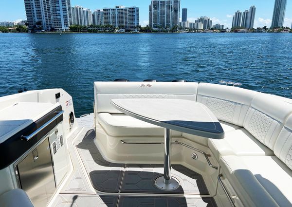 Sea Ray 320 Sundancer OB image