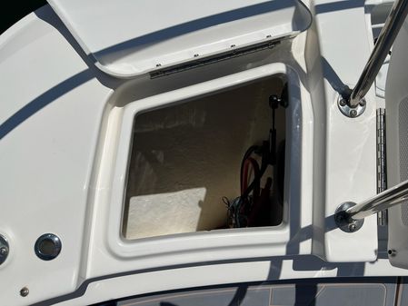 Sea Ray 320 Sundancer OB image