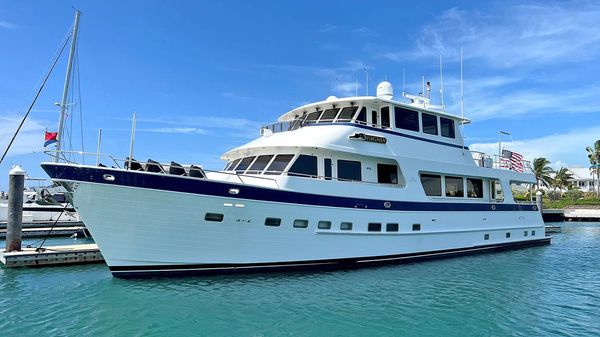 Outer Reef Yachts 860 DBMY 