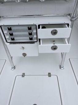 Pair-customs 27-CENTER-CONSOLE image