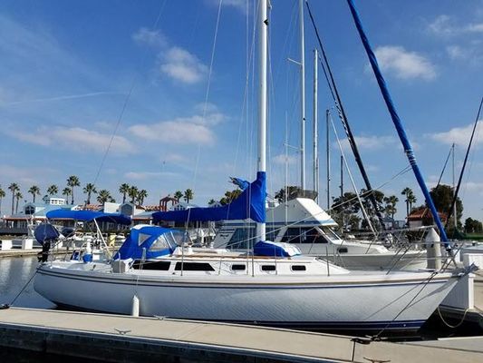 Catalina 34 Tall Rig - main image