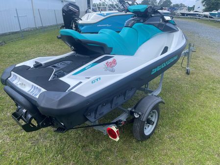 Bombardier Seadoo GTI image