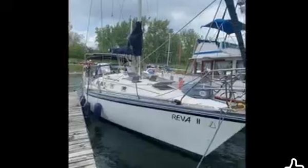 Hunter 34 image