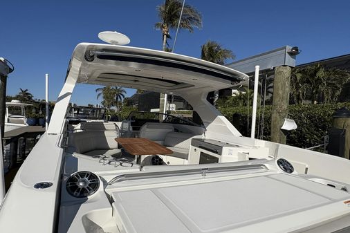 Sea Ray 350 SLX OB image