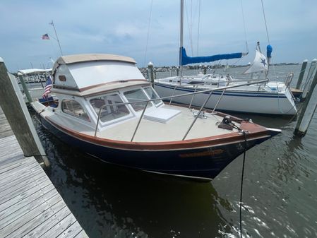 Hubert Johnson Sea Skiff with Flybridge image