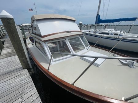 Hubert Johnson Sea Skiff with Flybridge image