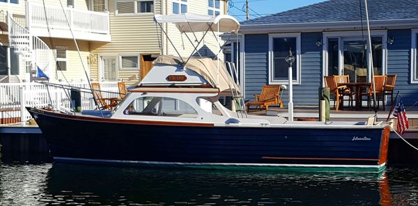 Hubert Johnson Sea Skiff with Flybridge image