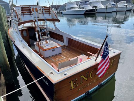 Hubert Johnson Sea Skiff with Flybridge image