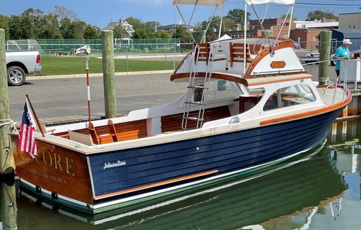 Hubert Johnson Sea Skiff with Flybridge image