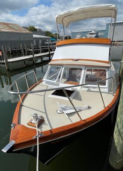 Hubert Johnson Sea Skiff with Flybridge image