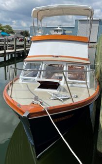 Hubert Johnson Sea Skiff with Flybridge image