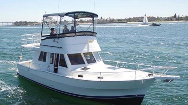 Mainship 350 Trawler 