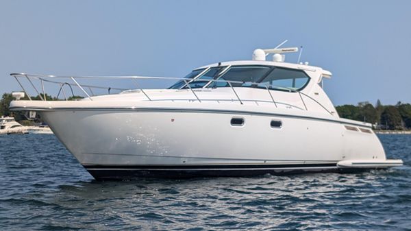 Tiara Yachts 4300 Sovran 