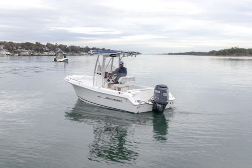 Sea Hunt Triton 210 image