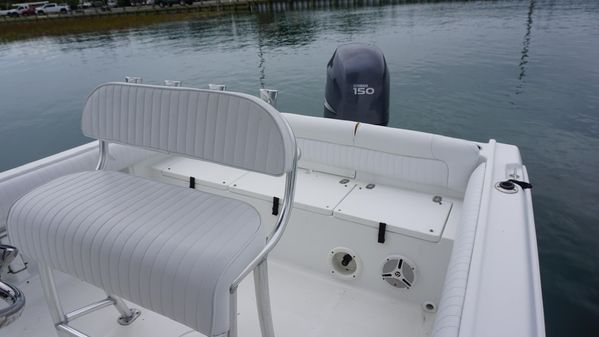 Sea Hunt Triton 210 image