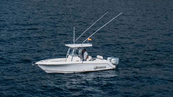 Robalo R260 Center Console