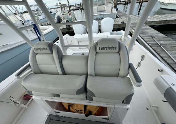 Everglades 355 Center Console image