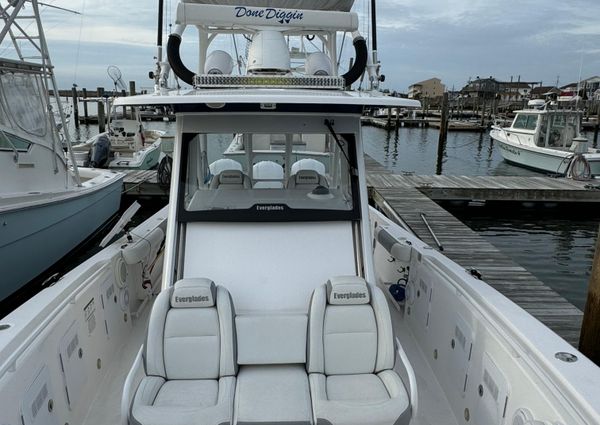 Everglades 355 Center Console image