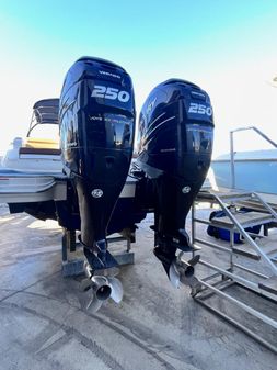 Sea Ray SDX 290 Outboard image