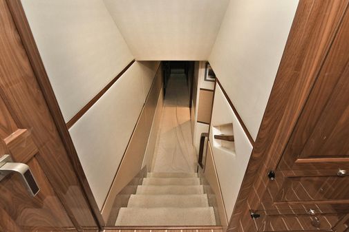Viking 80 Enclosed Skybridge image
