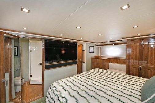 Viking 80 Enclosed Skybridge image