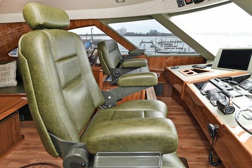 Viking 80 Enclosed Skybridge image