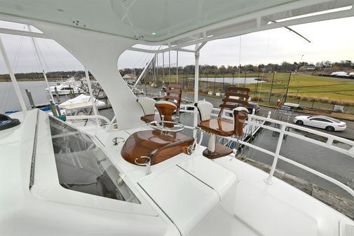 Viking 80 Enclosed Skybridge image