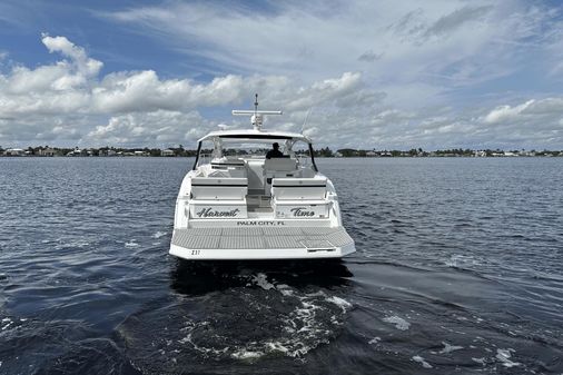 Cruisers Yachts 39 Express Coupe image