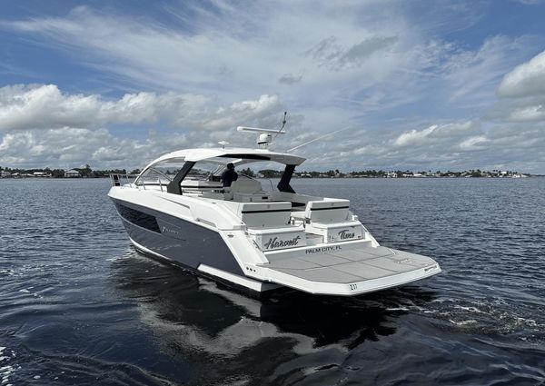 Cruisers Yachts 39 Express Coupe image