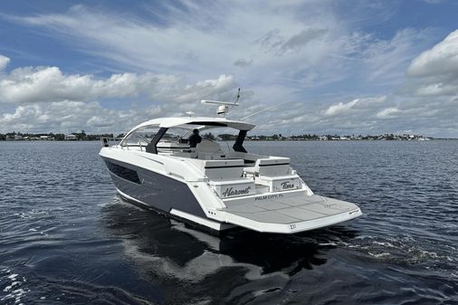 Cruisers Yachts 39 Express Coupe image