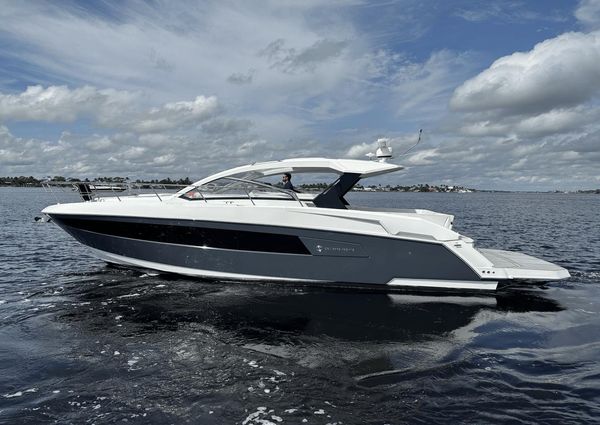 Cruisers Yachts 39 Express Coupe image