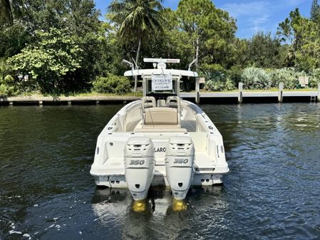 Boston Whaler 330 Outrage image