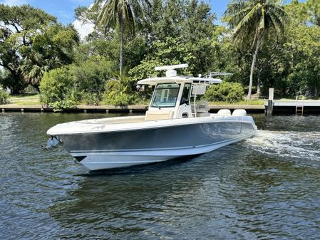 Boston Whaler 330 Outrage image