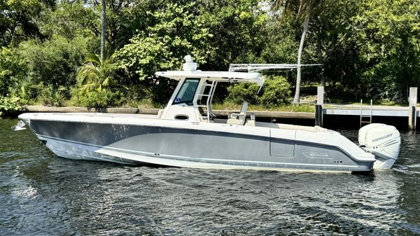 Boston Whaler 330 Outrage