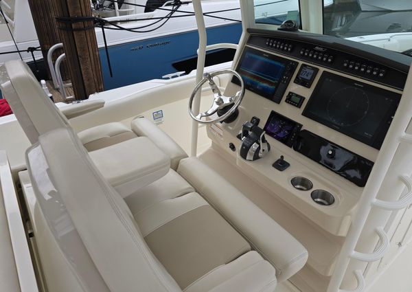 Boston Whaler 330 Outrage image