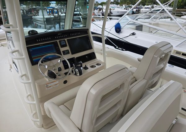 Boston Whaler 330 Outrage image