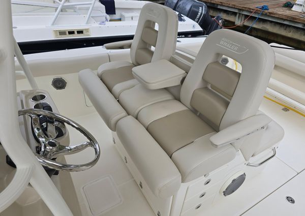 Boston Whaler 330 Outrage image