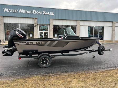 Lowe Fishing Machine 1675 WT image