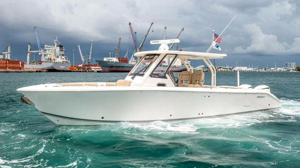 Pursuit S 328 Sport